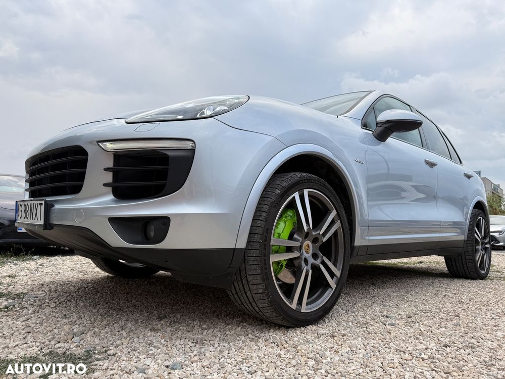 Porsche Cayenne Diesel Platinum Edition - 18