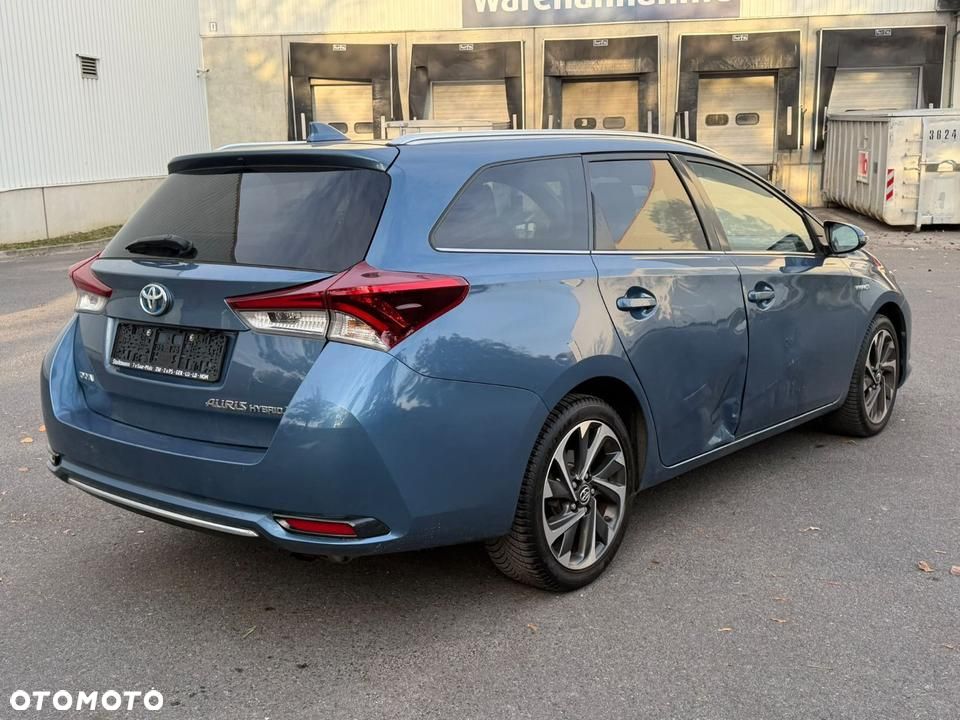 Toyota Auris 2016 photo 3