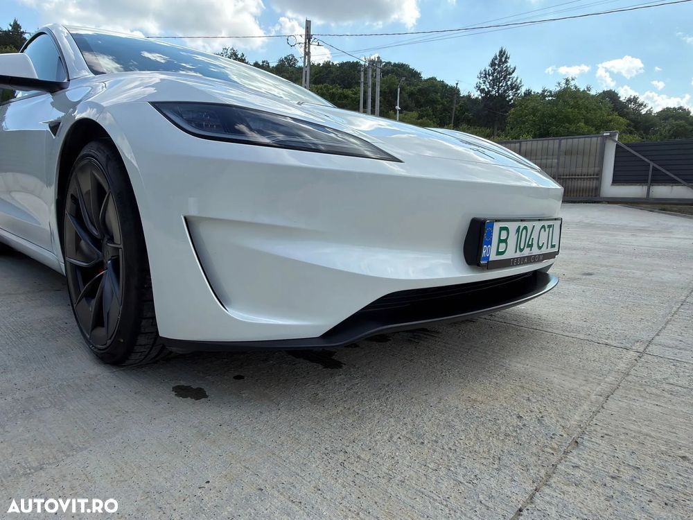 Tesla Model 3 - 9