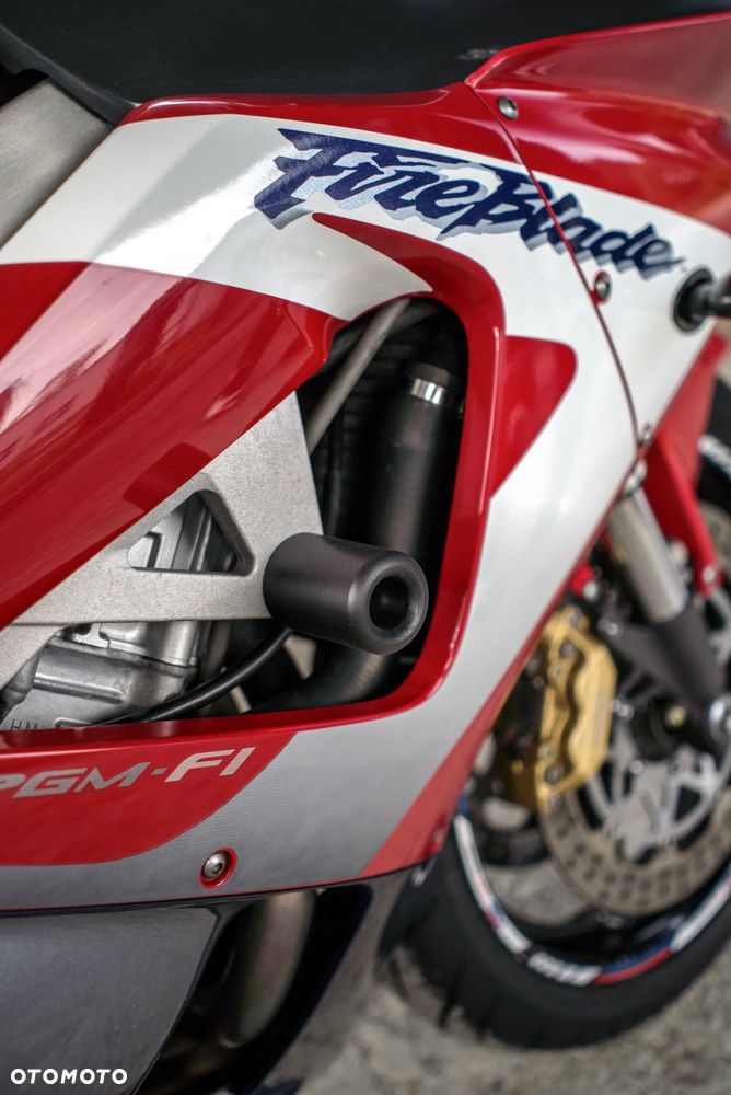 Honda CBR - 8