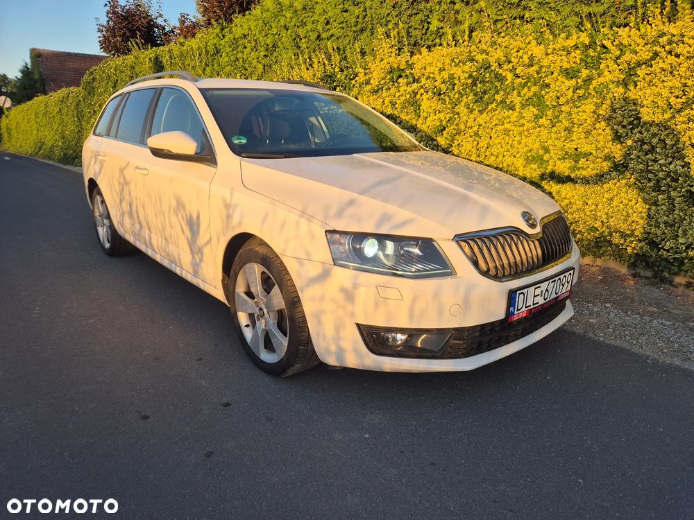 Skoda Octavia 1.6 TDI DPF DSG Elegance - 1