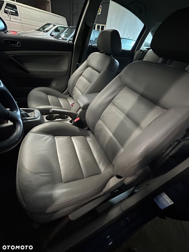 Volkswagen Passat - 8