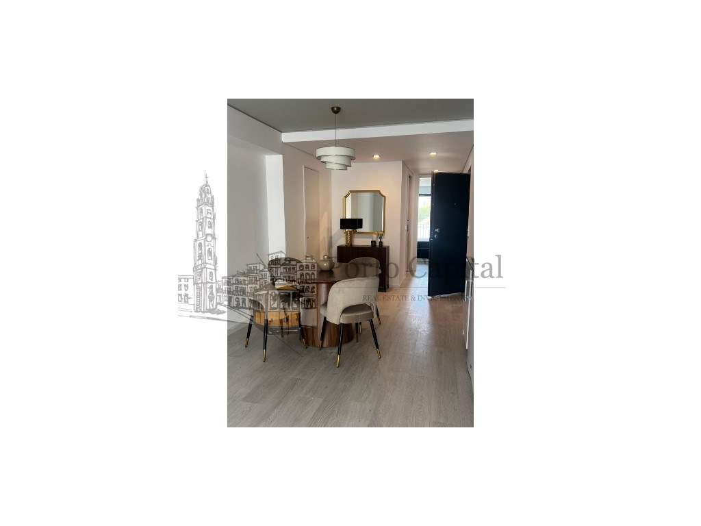 Arrenda-se apartamento estúdio no coração da cidade do Porto - Grande imagem: 3/20