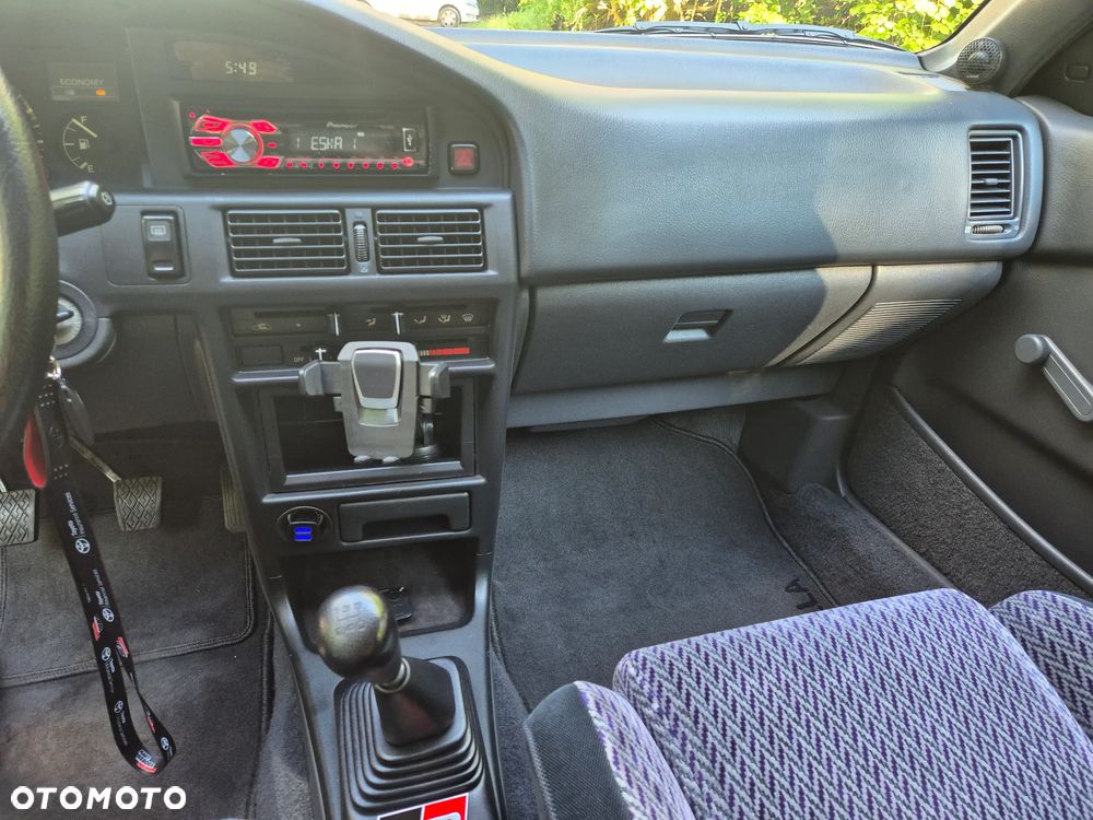 Toyota Corolla - 23