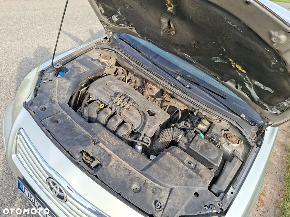 Toyota Avensis 1.8 VVT-i Luna - 18