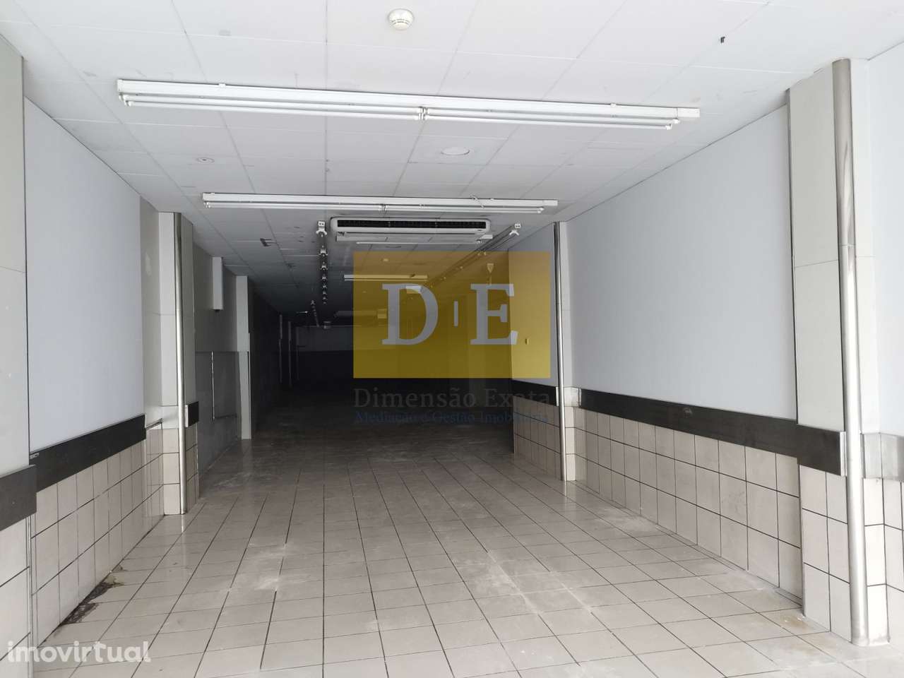 Espaço comercial com rentabilidade à venda na Rua do Amial, Porto - Grande imagem: 2/6