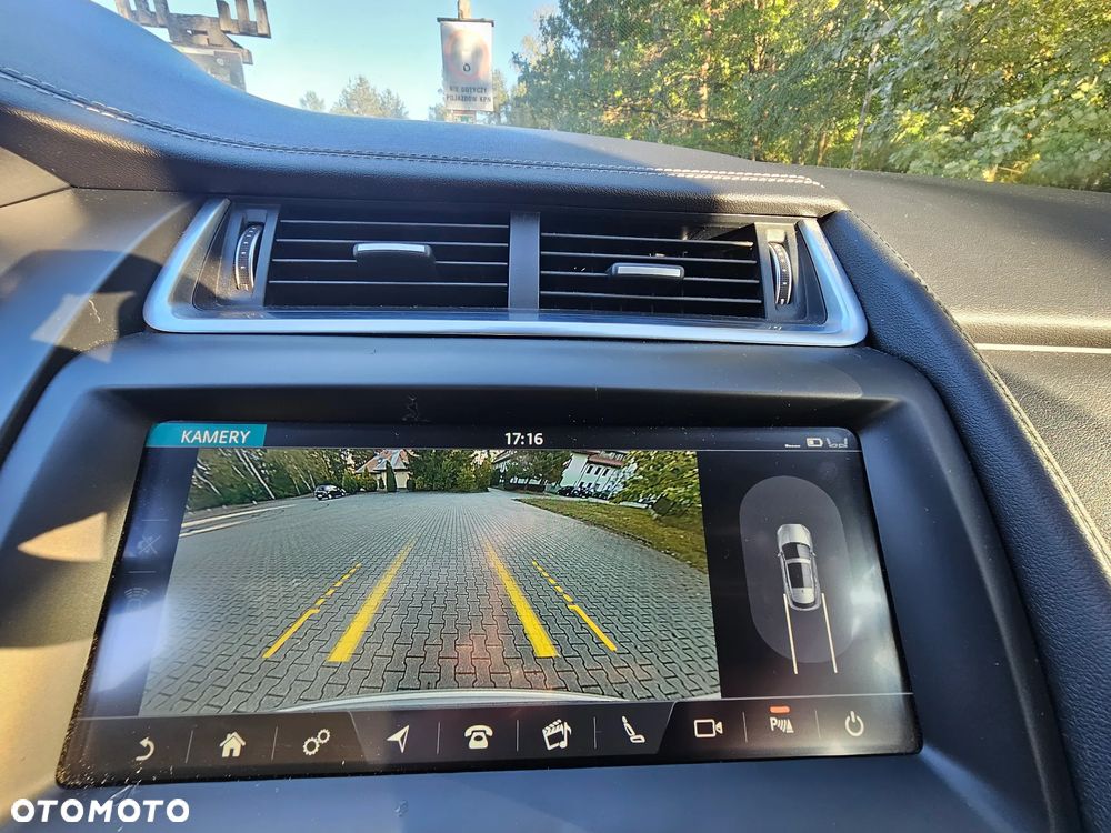 Jaguar E-Pace 2.0 i4D AWD R-Dynamic S - 16
