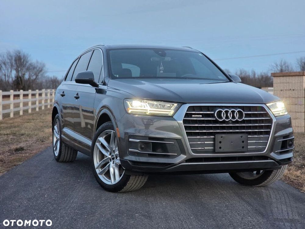 Audi Q7 - 1
