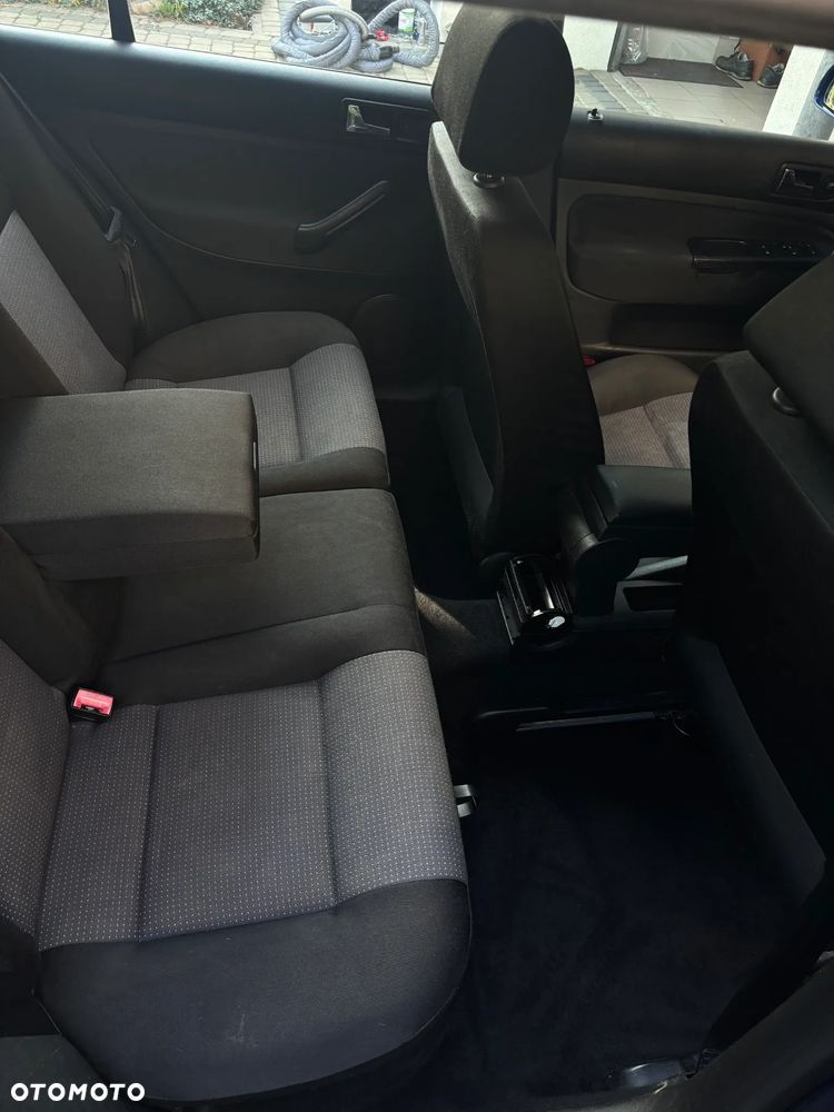 Volkswagen Golf 1.6 Comfortline - 10