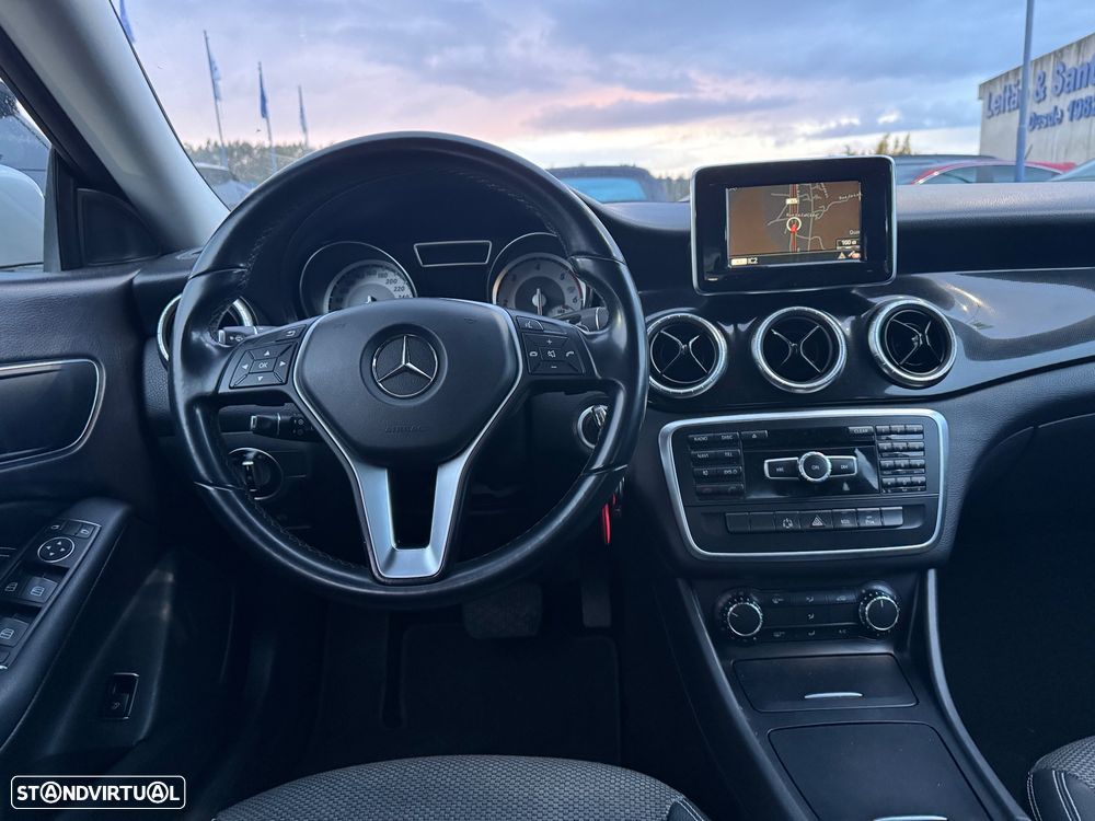 Mercedes-Benz CLA 220 d 7G-DCT Urban - 12