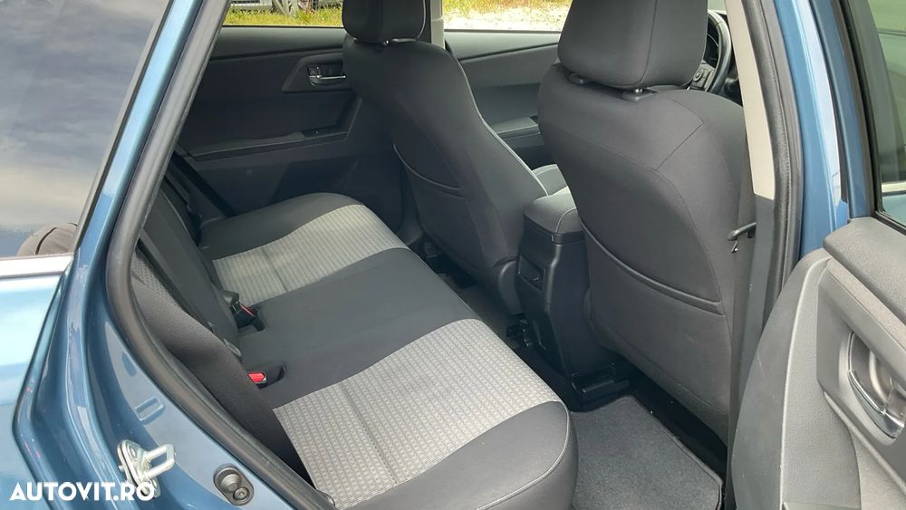 Toyota Auris 1.8 L VVT-i HSD Luna - 26