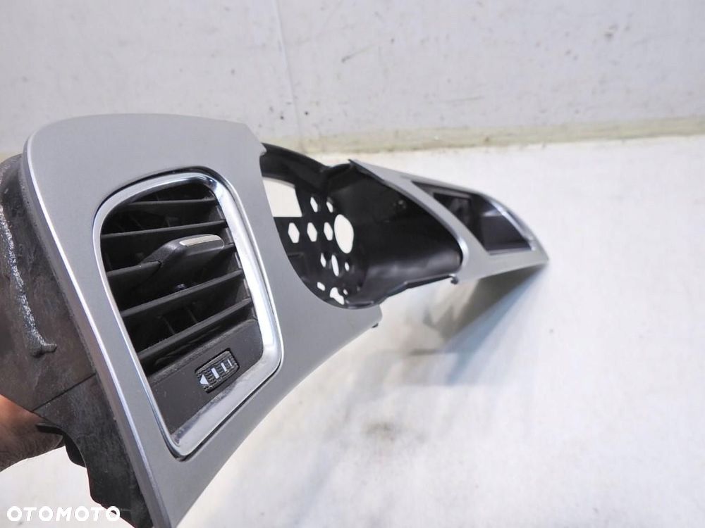 RAMKA LICZNIKA KRATKA NAWIEWU WYŚWIETLACZ AUDI A4 - 7