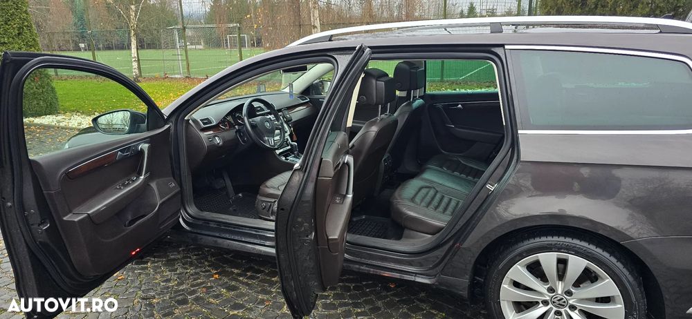 Volkswagen Passat Variant 2.0 TDI DPF DSG Highline - 23