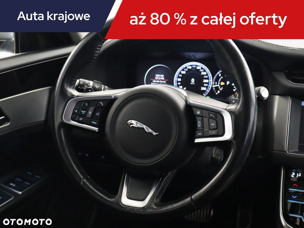 Jaguar XF - 24