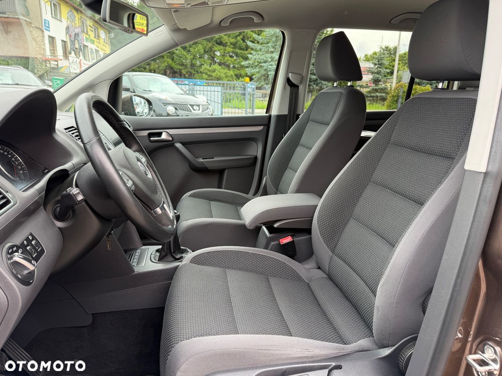 Volkswagen Touran - 13