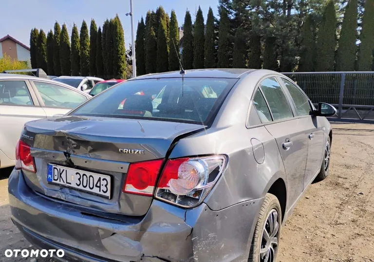 Chevrolet Cruze 1.8 LS+ - 4