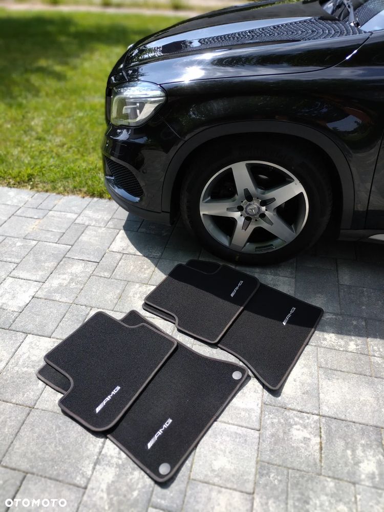 Mercedes-Benz GLA - 15