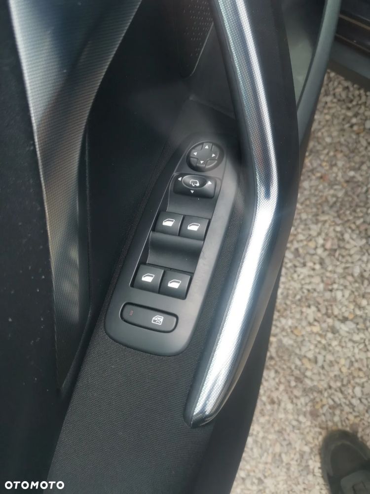 Peugeot 2008 BlueHDi FAP 120 STOP & START Allure - 18