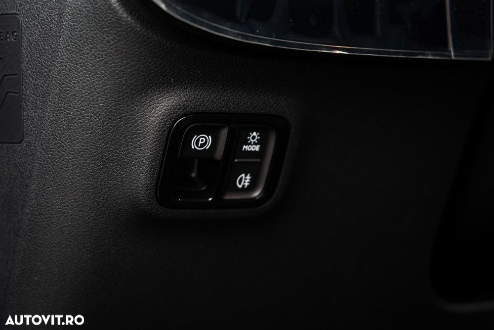 Mercedes-Benz CLA - 25