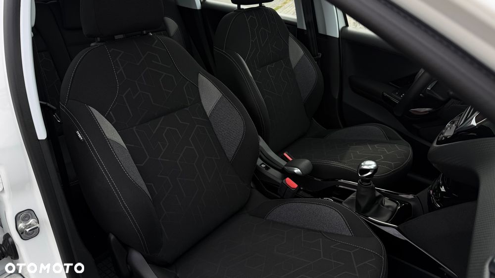 Peugeot 2008 1.2 Pure Tech GPF Allure S&S - 11