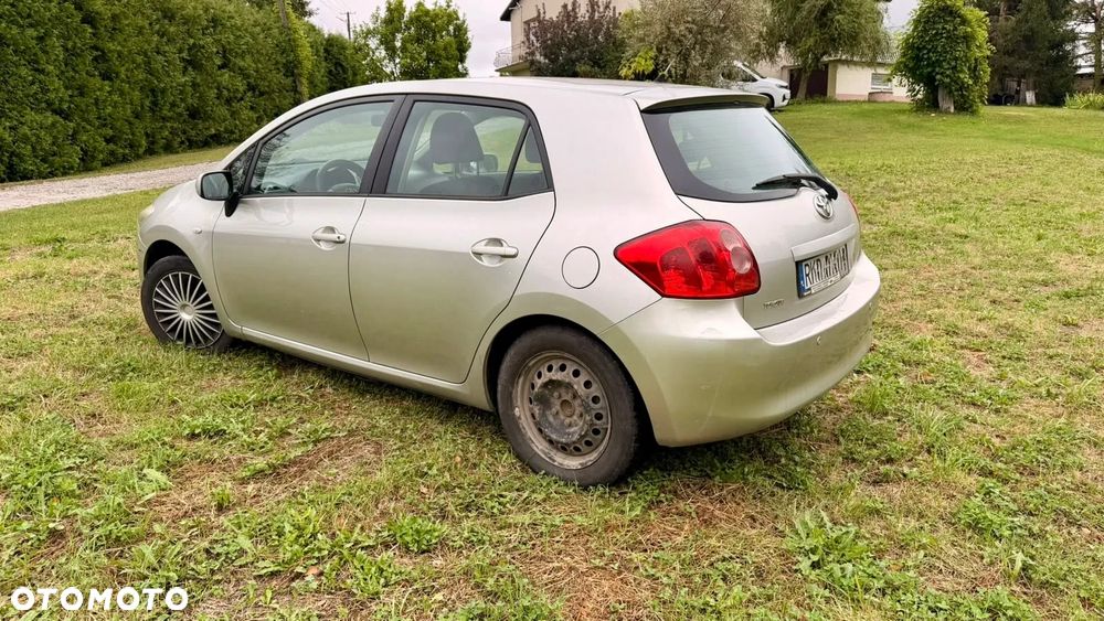 Toyota Auris - 2