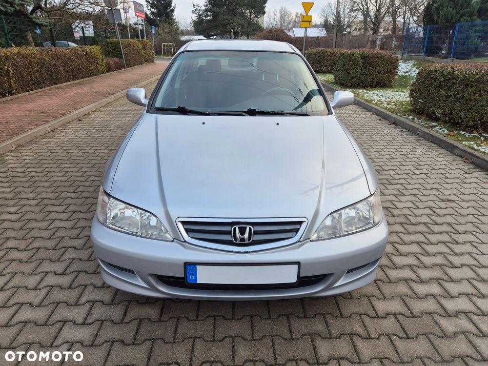Honda Accord 1.8i LS - 8
