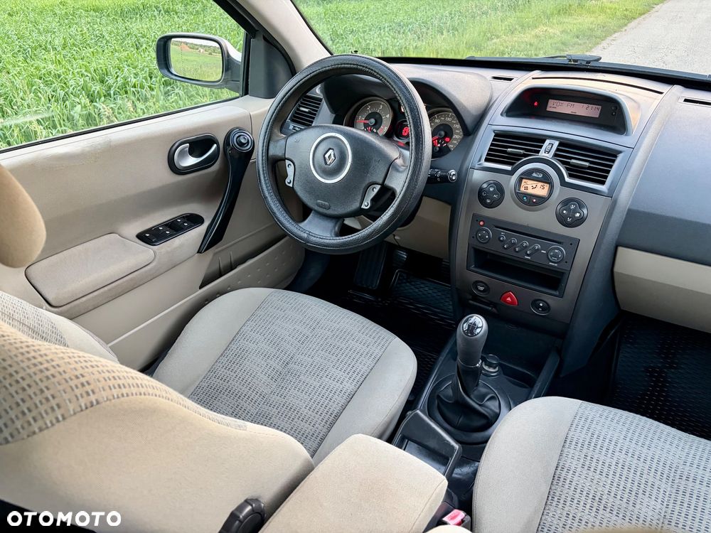 Renault Megane 1.6 Confort Privilege - 14