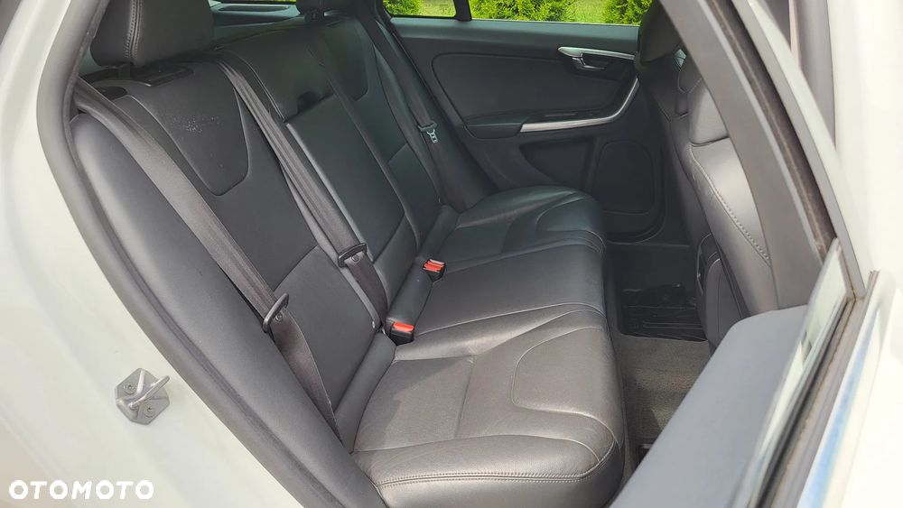 Volvo V60 D4 Drive-E Momentum - 10