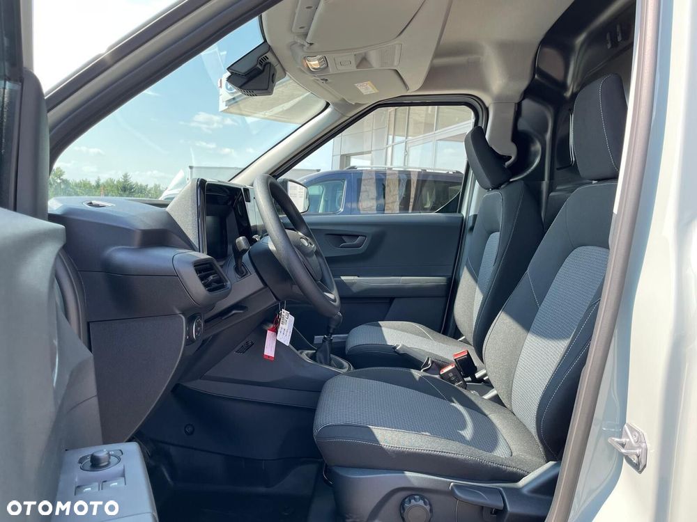 Ford Transit Courier - 18