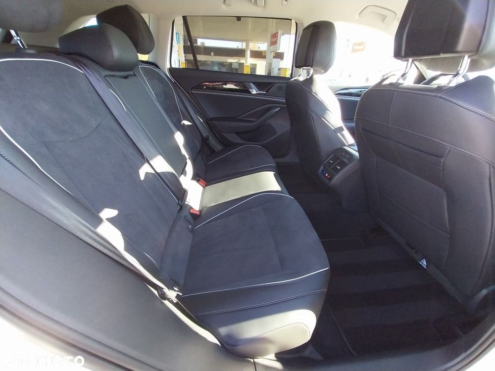 Volkswagen Passat - 7