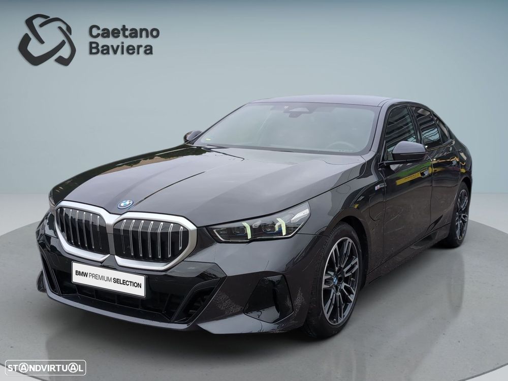 BMW 530 e Pack Desportivo M - 1