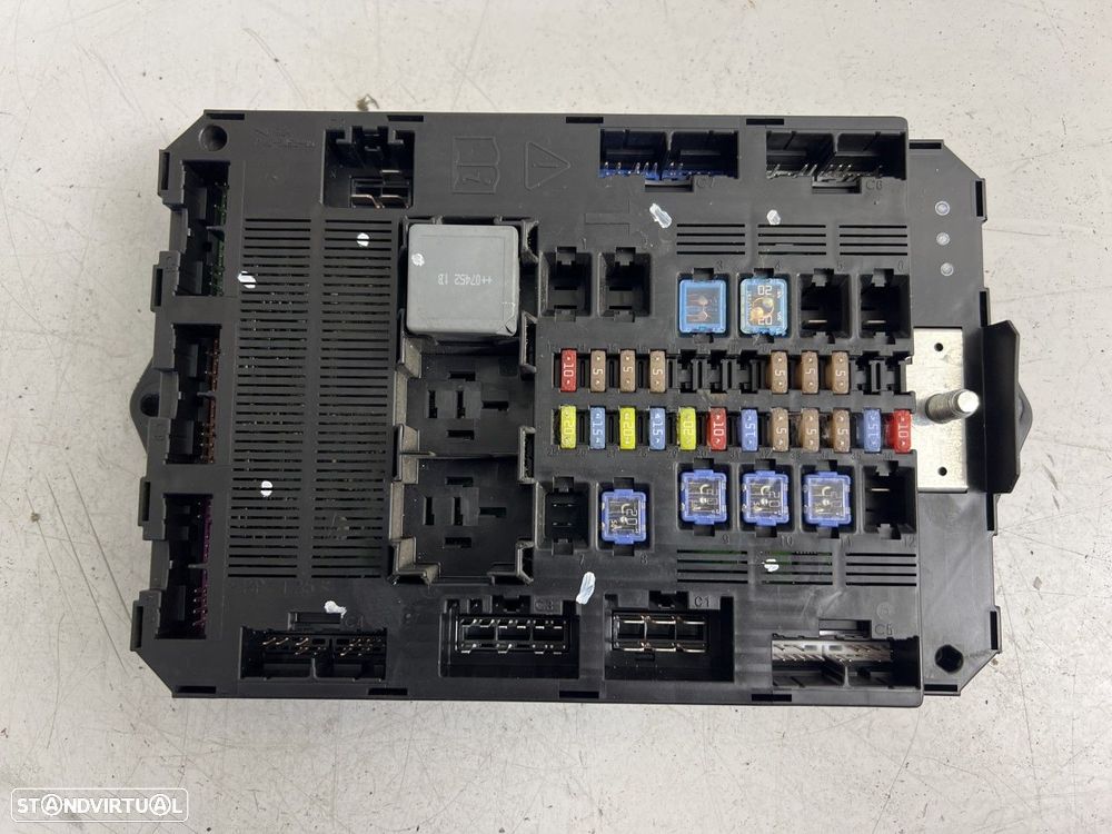 Caixa de fusíveis Usado JAGUAR XF (X250) 2.7 D REF. 8X2T14B476AD - 1