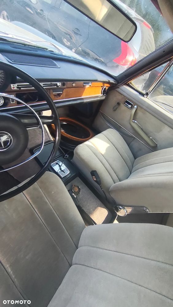 Mercedes-Benz W111 - 18