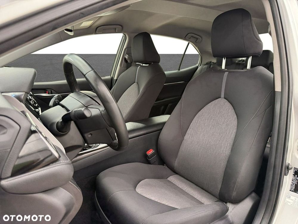 Toyota Camry - 11