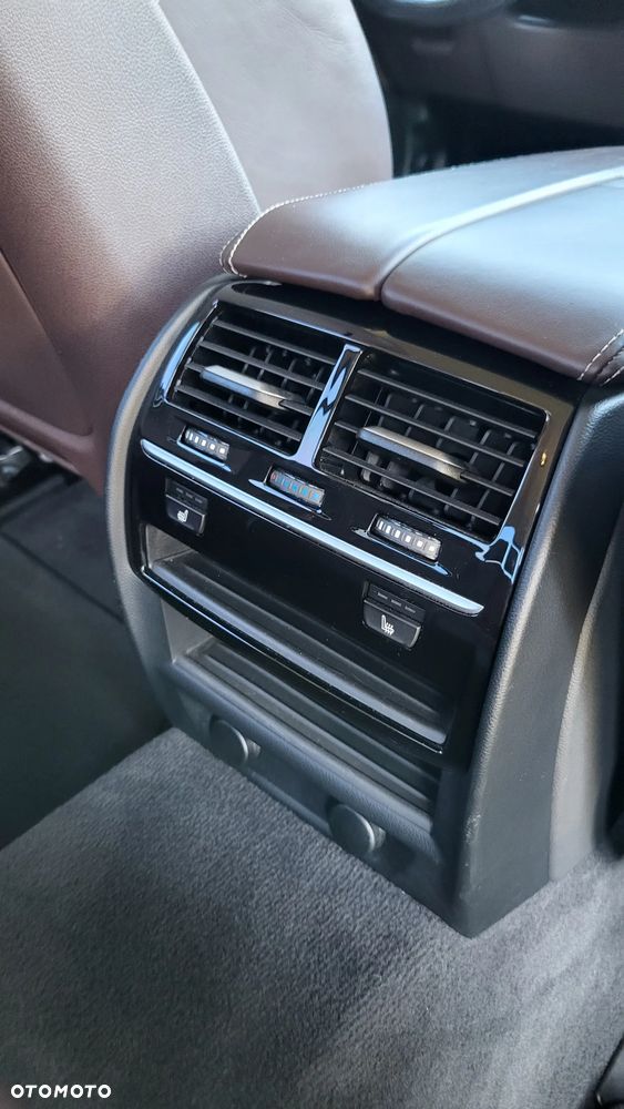 BMW Seria 5 530i xDrive Luxury Line - 13
