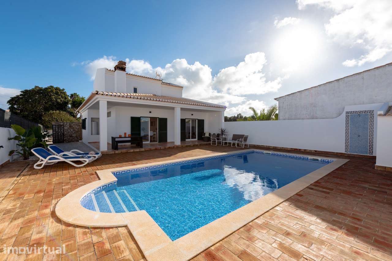 Moradia Renovada de 3 Quartos com Piscina - Montinhos da Luz - Grande imagem: 2/27