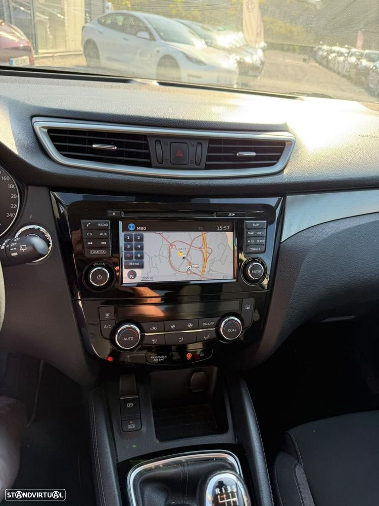 Nissan Qashqai 1.2 DIG-T N-Connecta 18 - 9