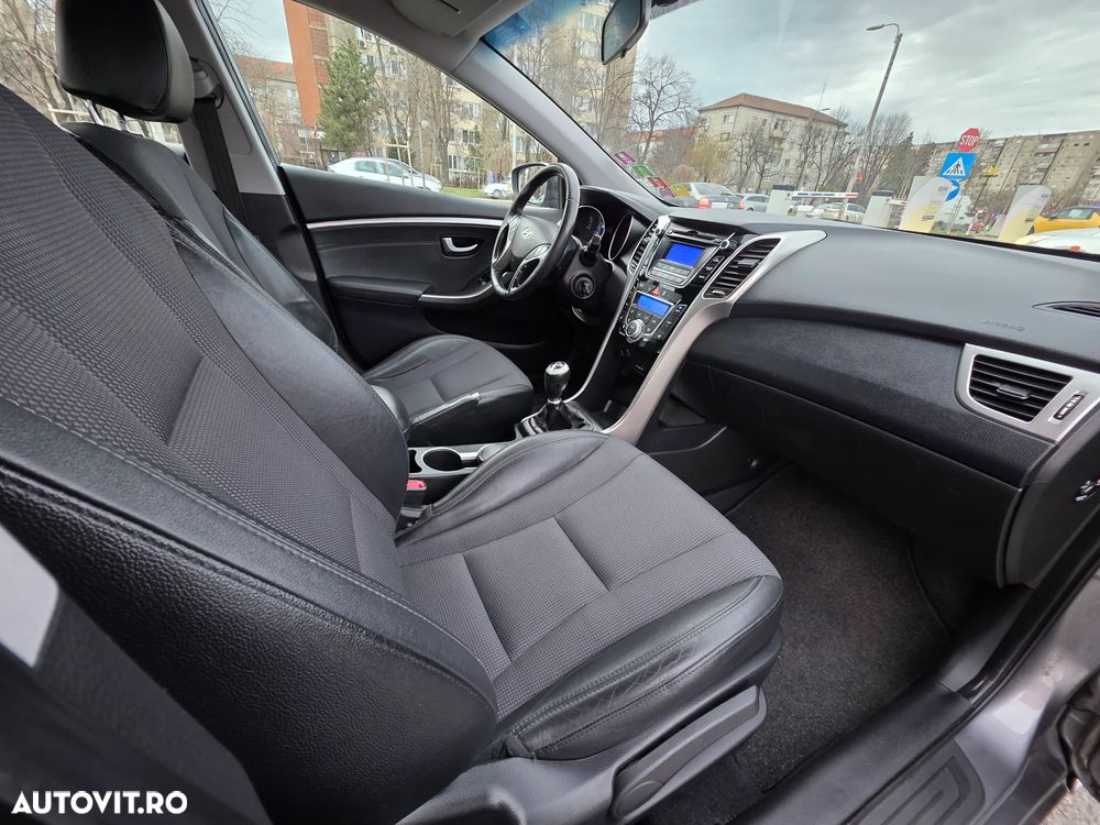 Hyundai i30 1.6 CRDI Exclusive - 10