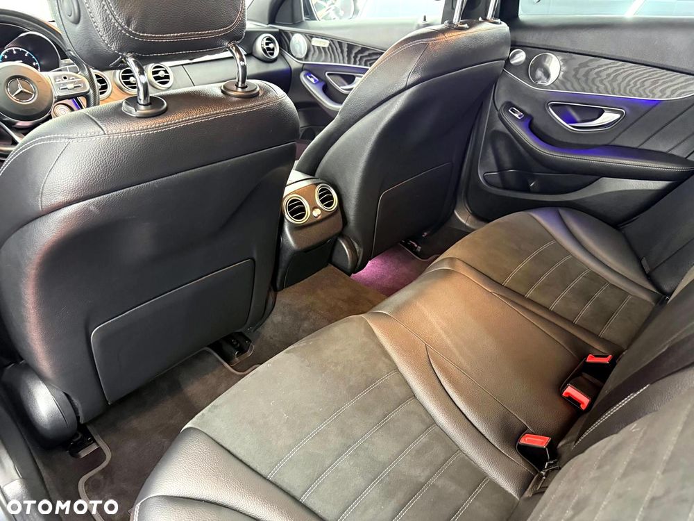Mercedes-Benz Klasa C 300 d 4Matic 9G-TRONIC AMG Line - 26
