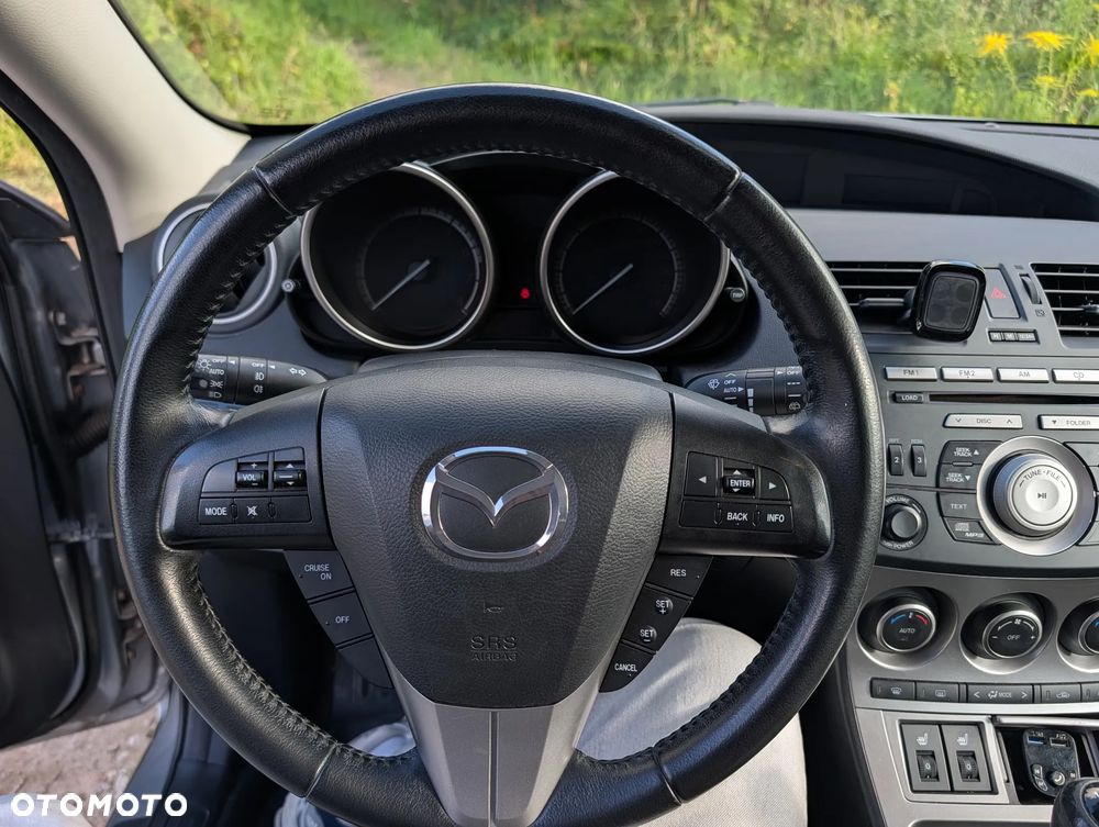 Mazda 3 1.6 Exclusive + - 9