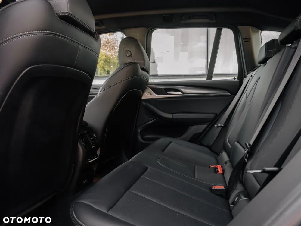 BMW X3 20 xDrive - 11