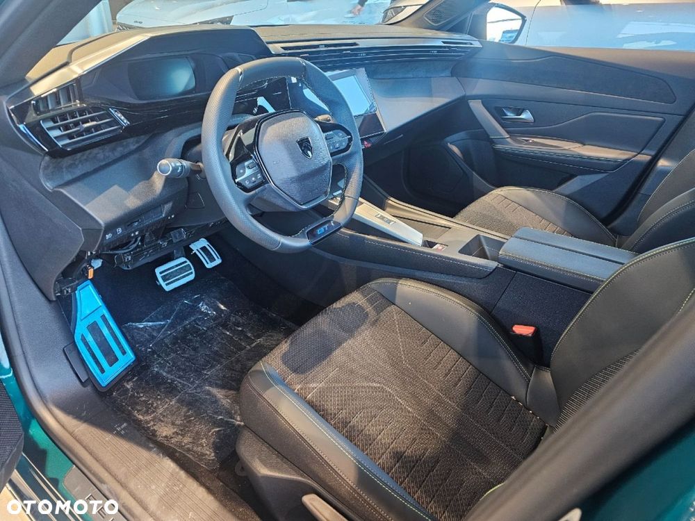 Peugeot 308 - 8