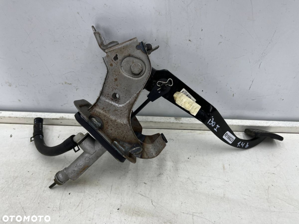 Pedał sprzęgła Hyundai i30 I FD 1.4b 07-12r. pompa sprzęgła wysprzęglik 32802-2h120 - 6