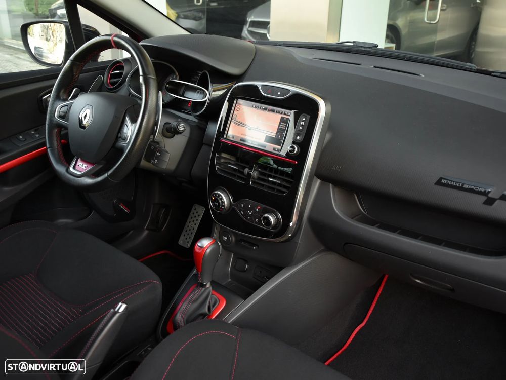 Renault Clio TCe 220 EDC R.S. Trophy - 11