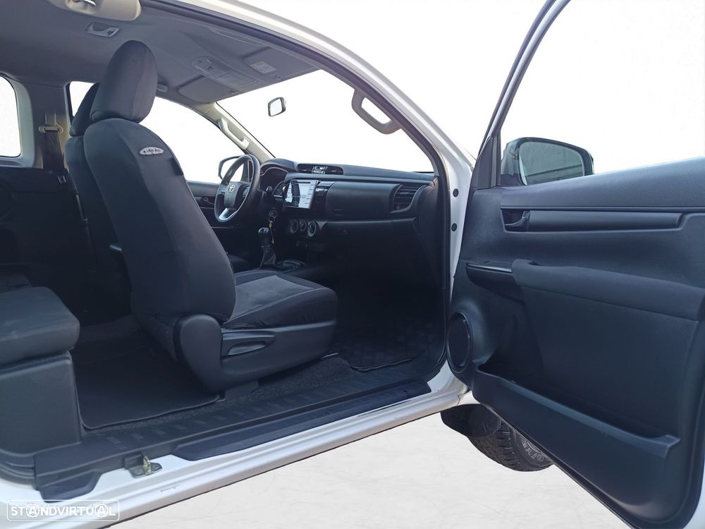 Toyota Hilux - 11