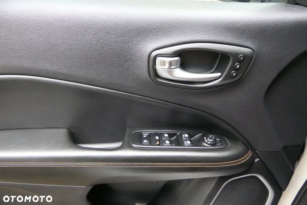 Jeep Compass 1.4 MultiAir Limited - 31