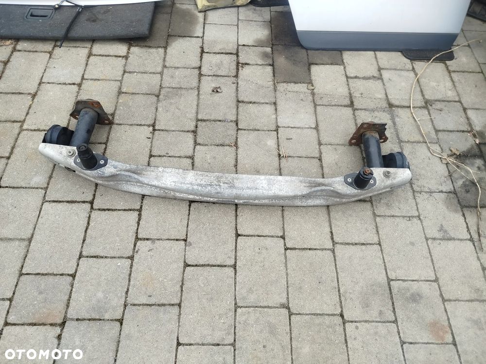 Audi A4 B7 belka zderzaka przedniego spryskiwacze Xenon - 1