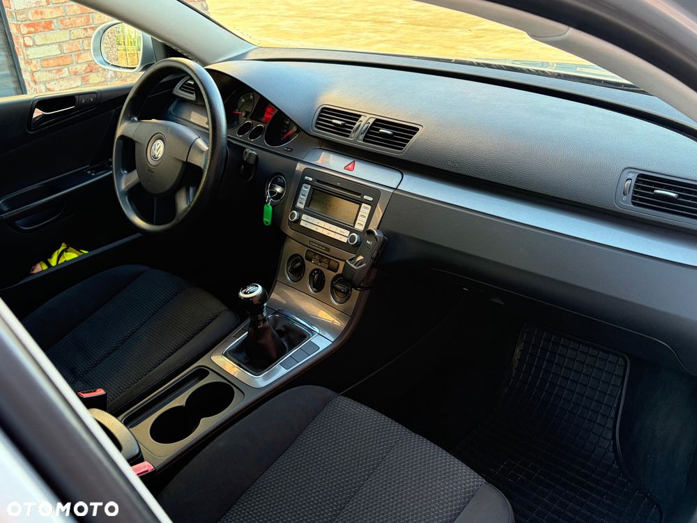 Volkswagen Passat 2.0 TDI Trendline - 13