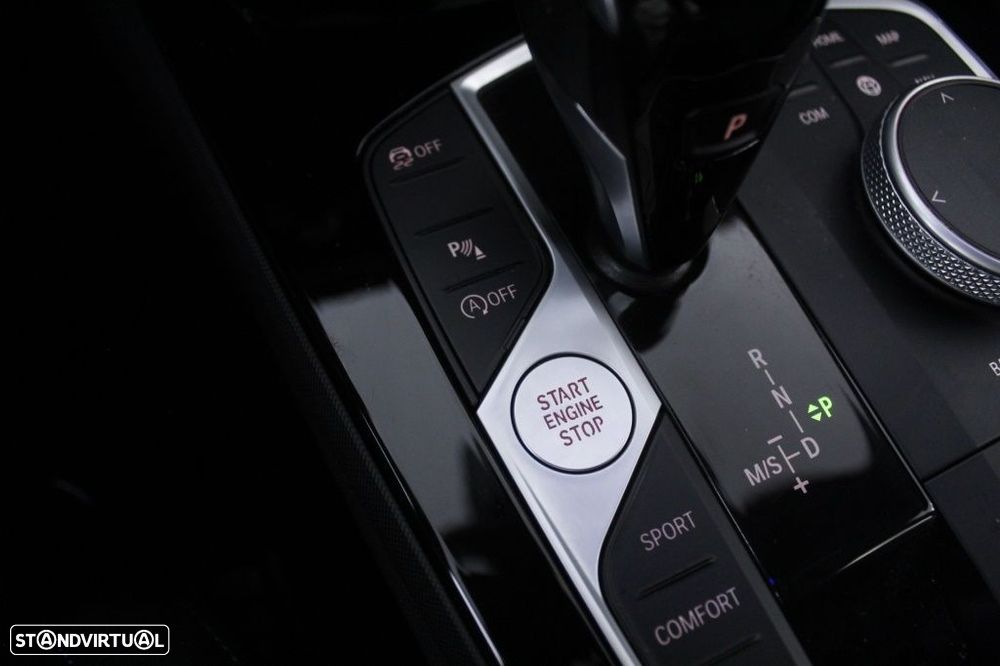 BMW 116 d Pack Desportivo M Auto - 31