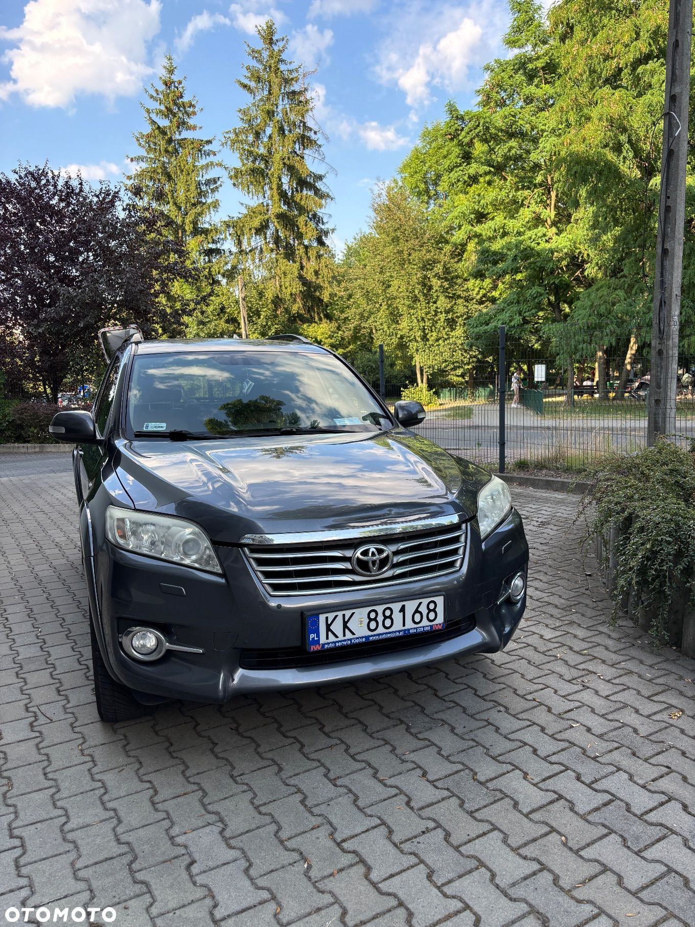 Toyota RAV4 - 1